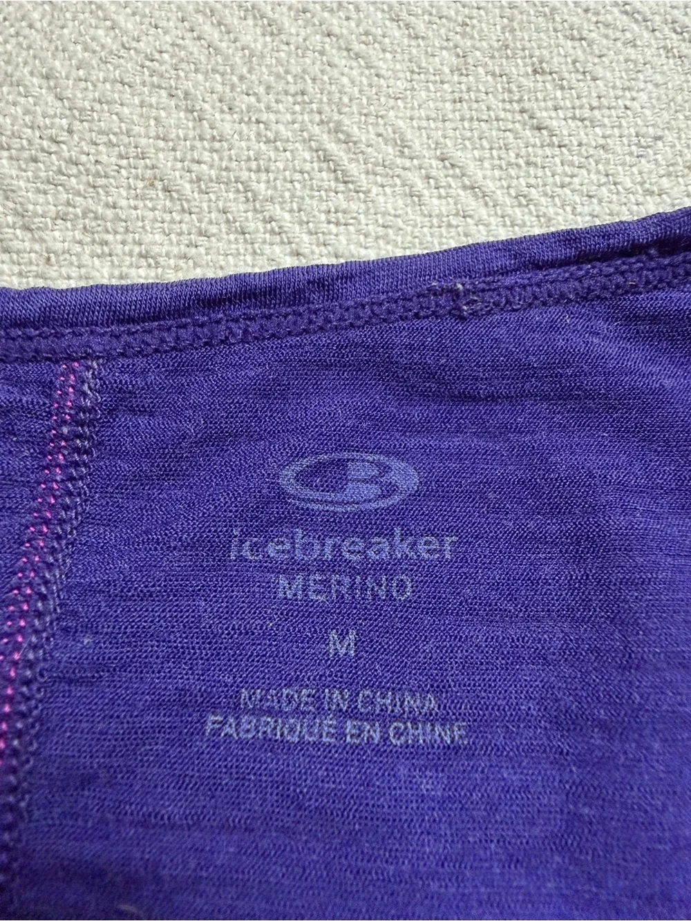 Icebreaker Merino Wool Deep Purple Short Sleeve Top M Baselayer Gorpcore Outdoor